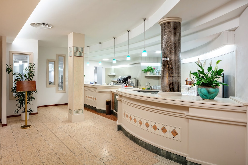 Best Western Hotel Carlo Felice 8/56