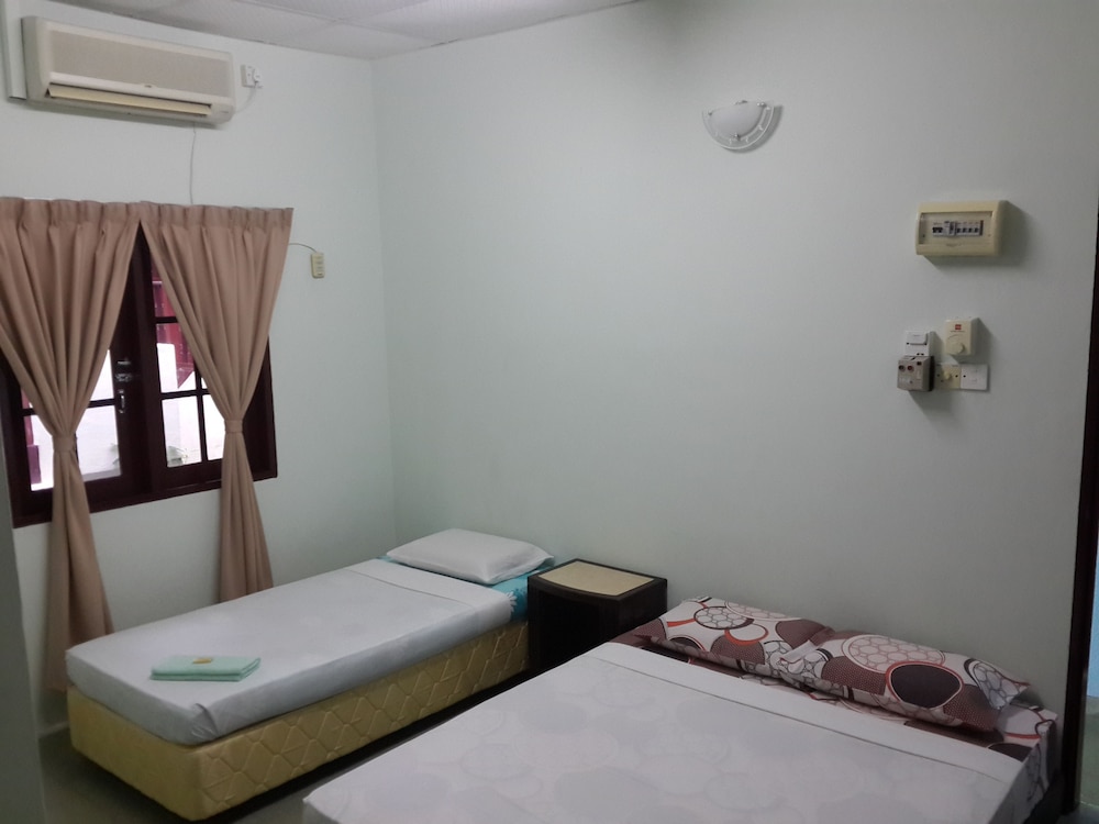 Budget Beach Resort 15/20