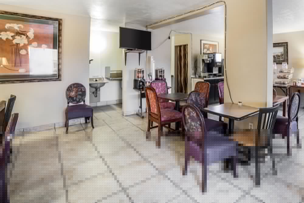 Econo Lodge Downtown Salt Lake 32/42
