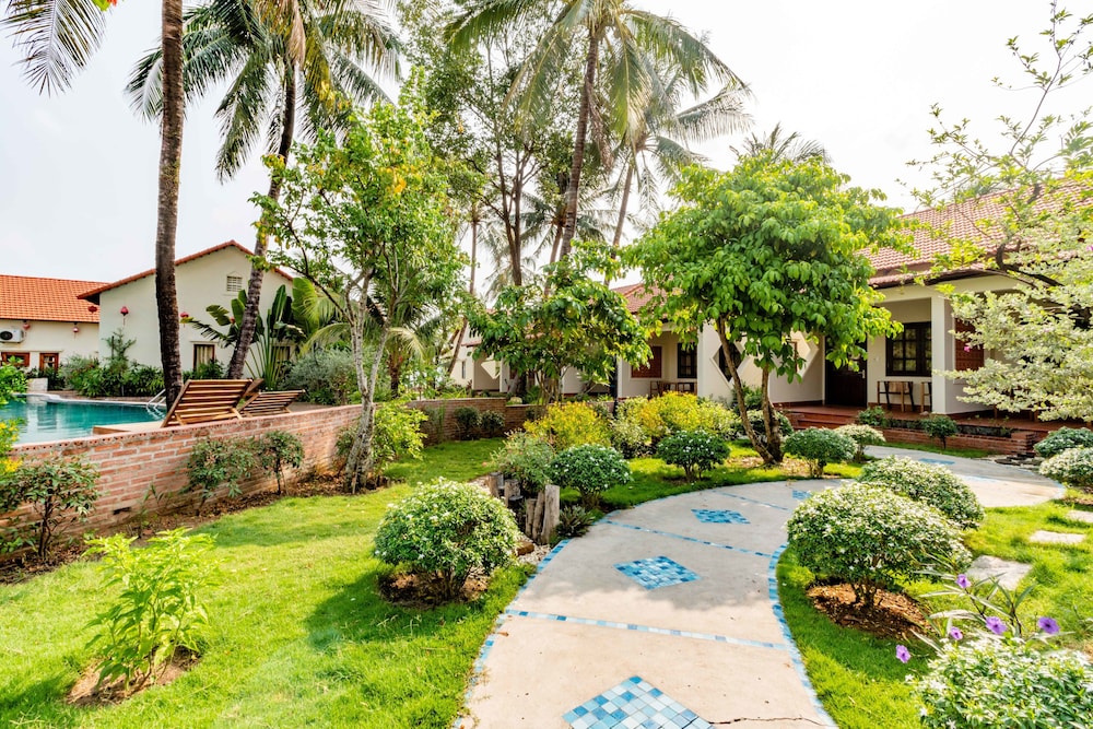 Hula Hula Beachfront Phu Quoc 69/73