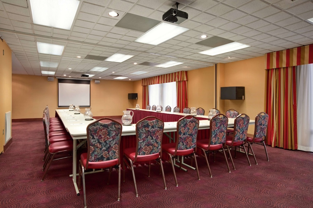 Hampton Inn York 49/53