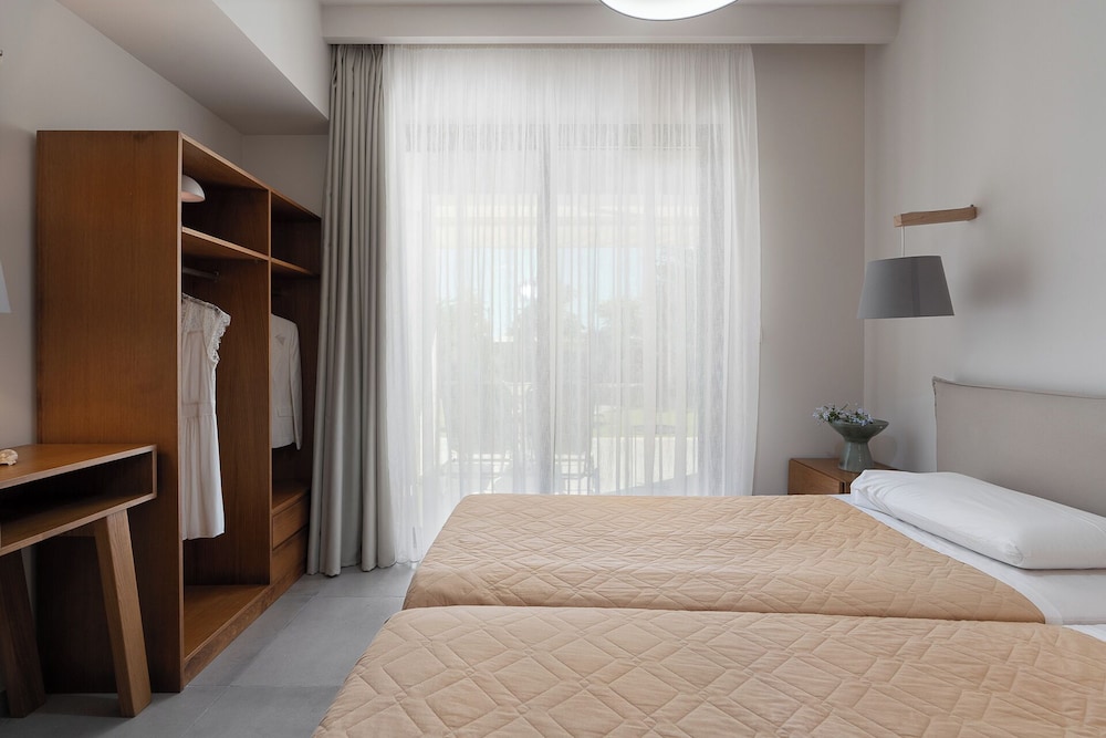 2 BEDROOMS, SUPERIOR, SUITE, GARDEN VIEW
