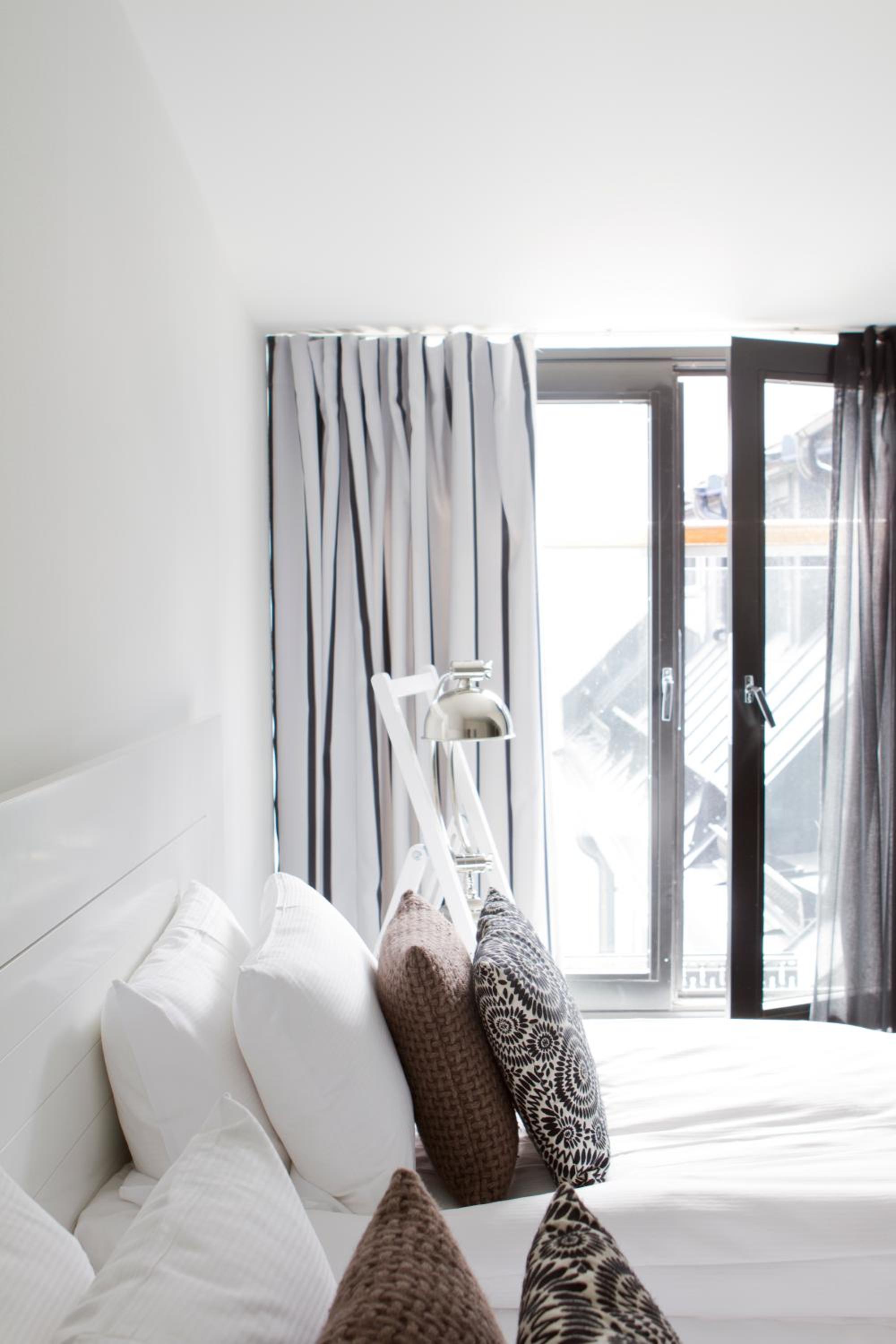 Style, Double or Twin Bed