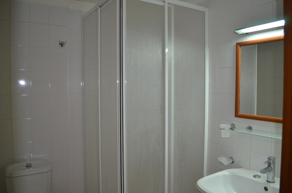 Ayvalik Palas Hotel 43/45