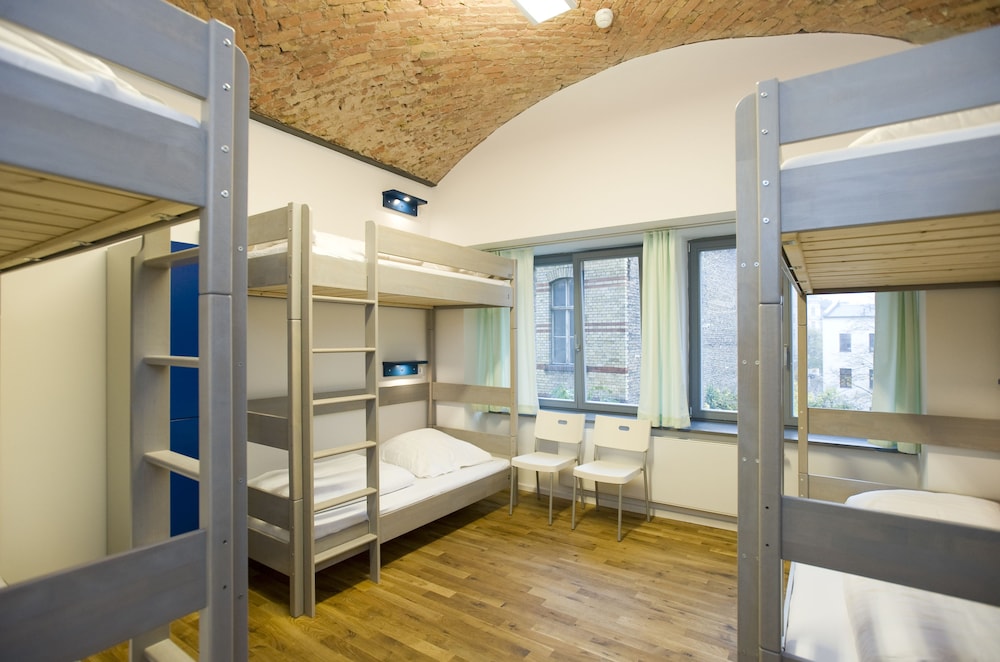 FEMALE DORM, 6 BEDS