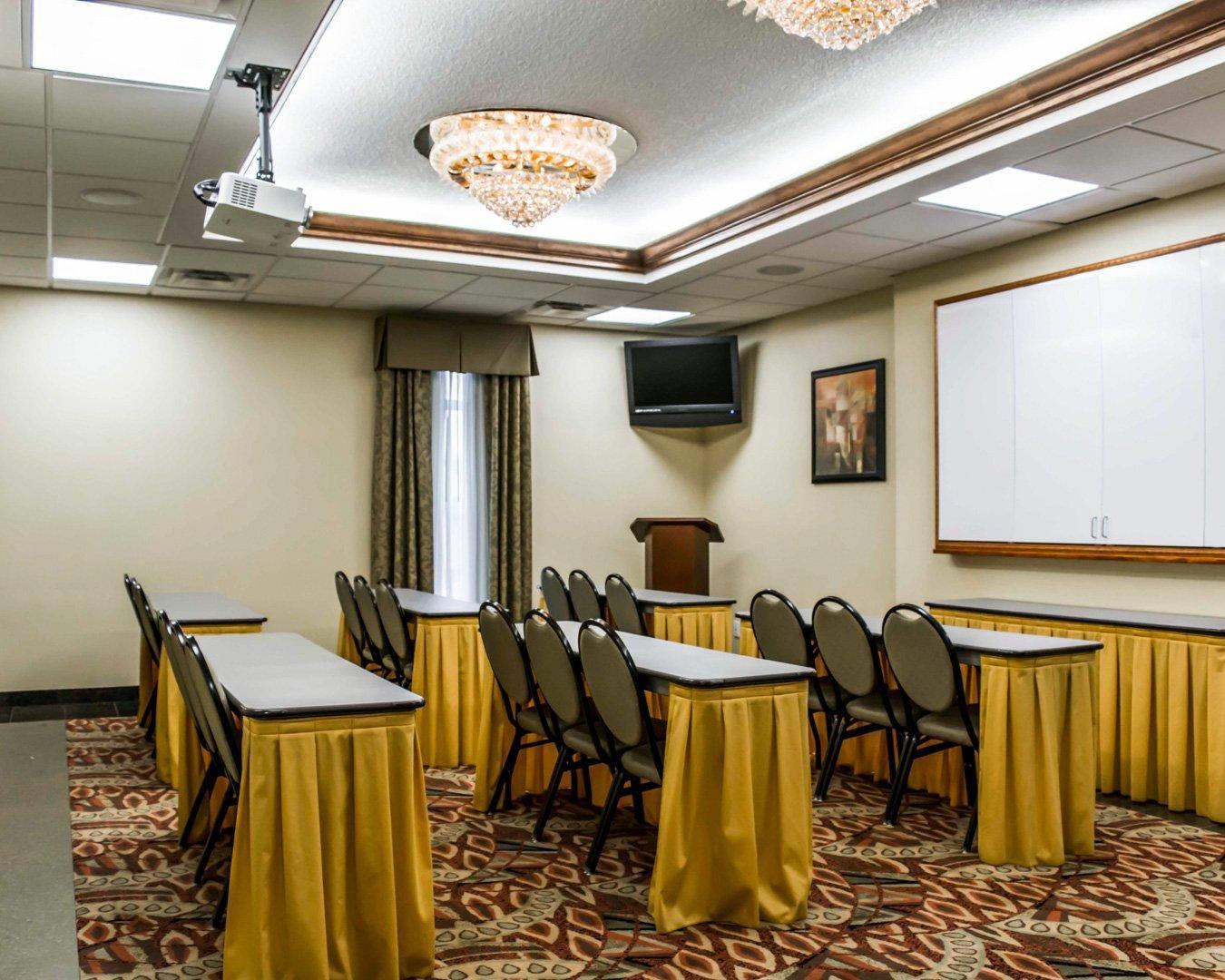 Quality Inn Tampa Airport - Cruise Port 60/69