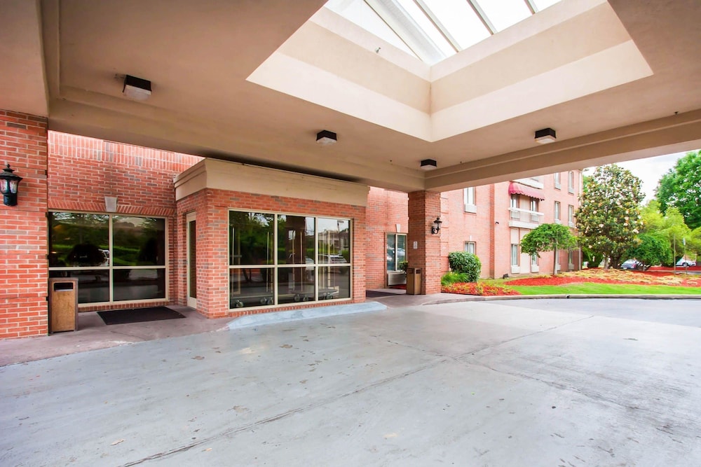 Quality Inn and Suites Germantown North 12/37