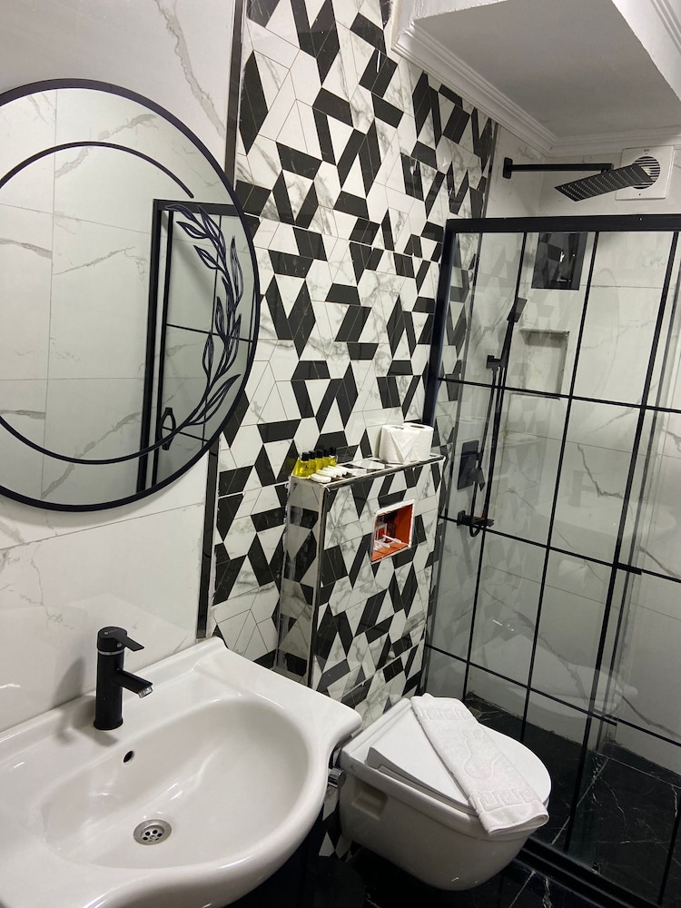 Aruna Hotel 47/50