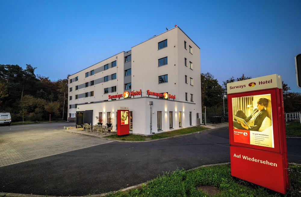 SERWAYS HOTEL WEISKIRCHEN 44/58