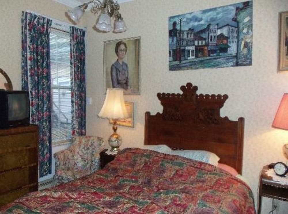 Pimblett's Downtown Toronto B&B 17/47