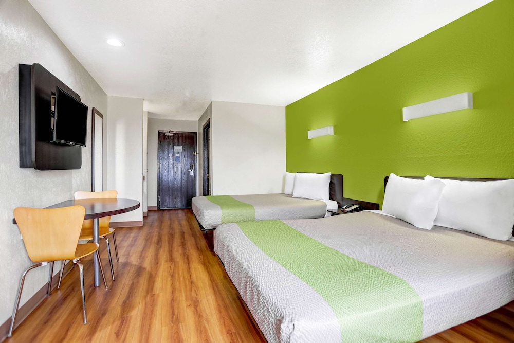 Motel6 Moriarty, NM 12/60