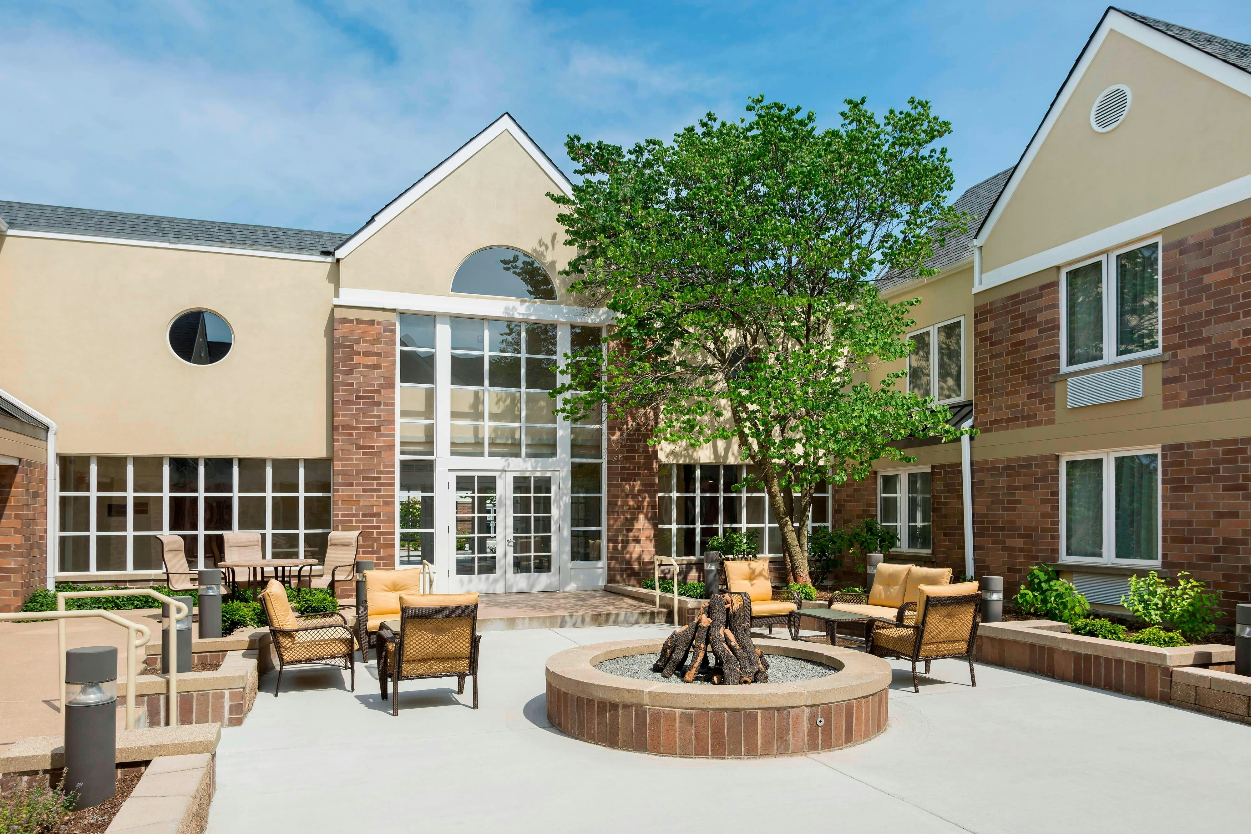 Four Points By Sheraton Buffalo Grove 2/27