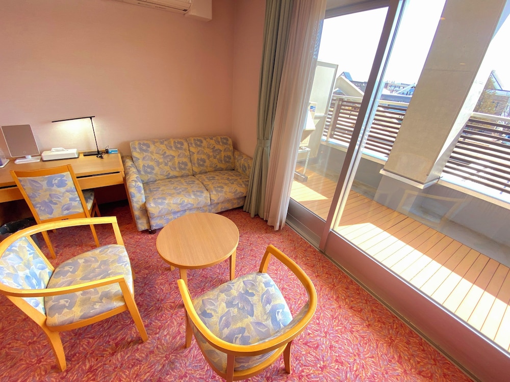 Hotel Lavenir 24/40