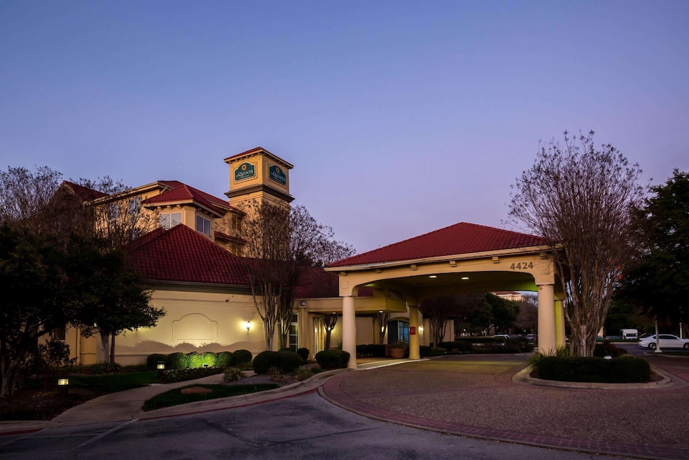 Fairfield by Marriott Inn & Suites Austin West 3/36