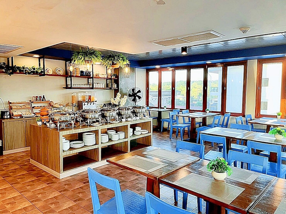 The Sixteenth Naiyang Beach Hotel 34/50