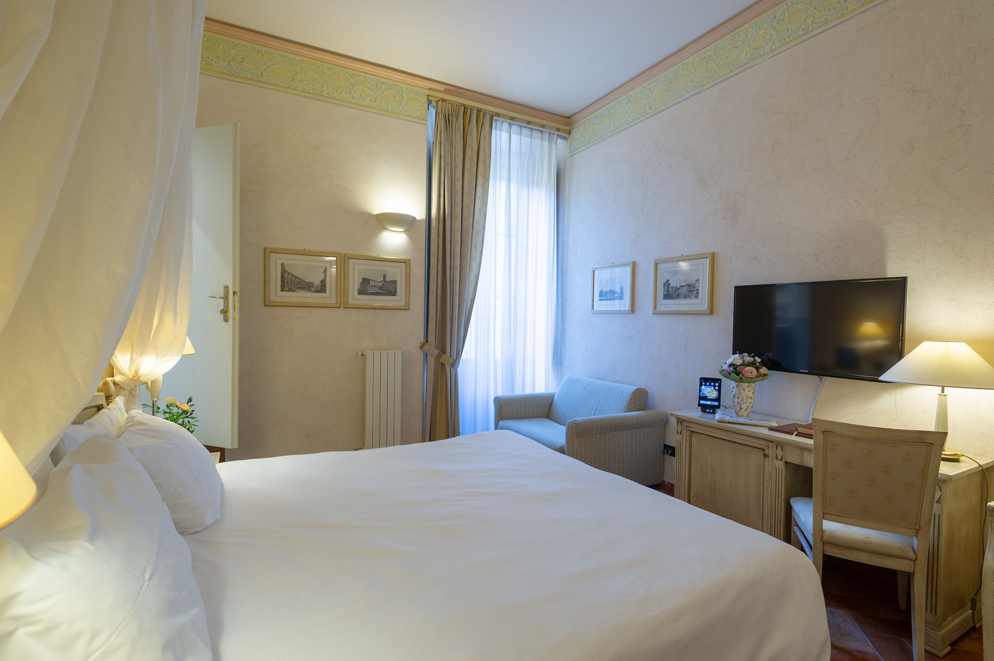 SUPERIOR, DOUBLE BED
