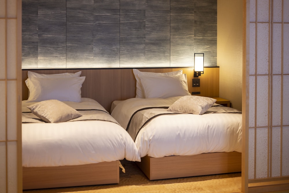 Elegant, Suite, Twin Beds, 2 Futon Beds