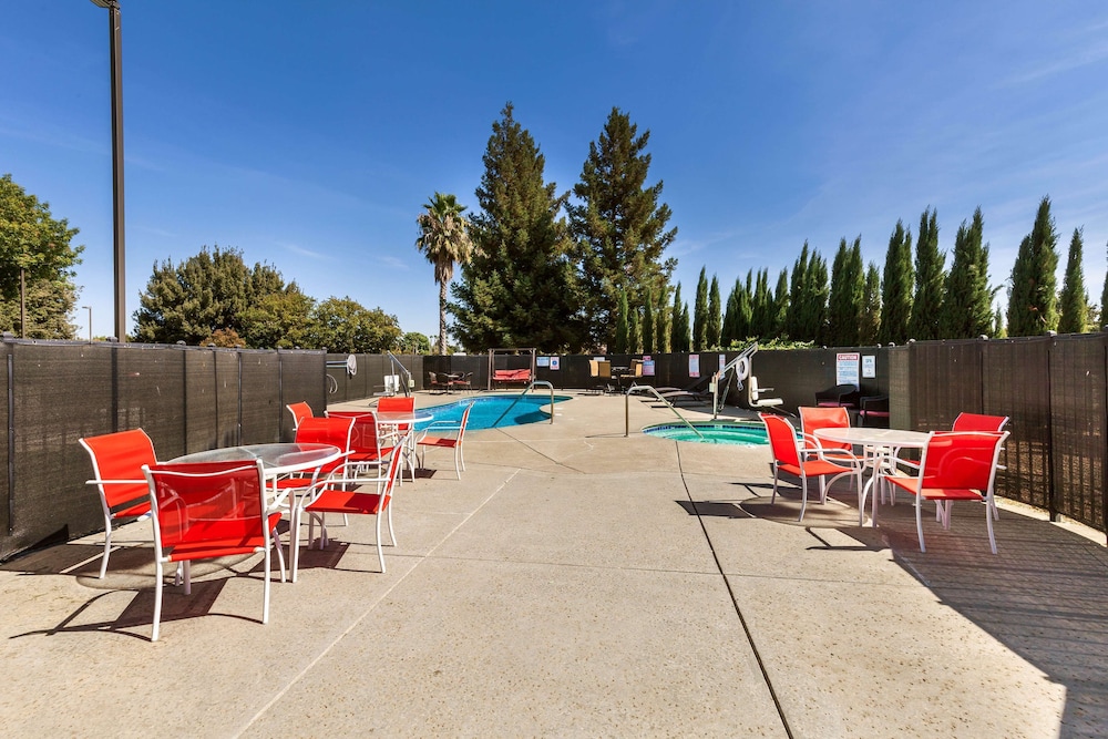 Motel6 Dixon, CA 48/58