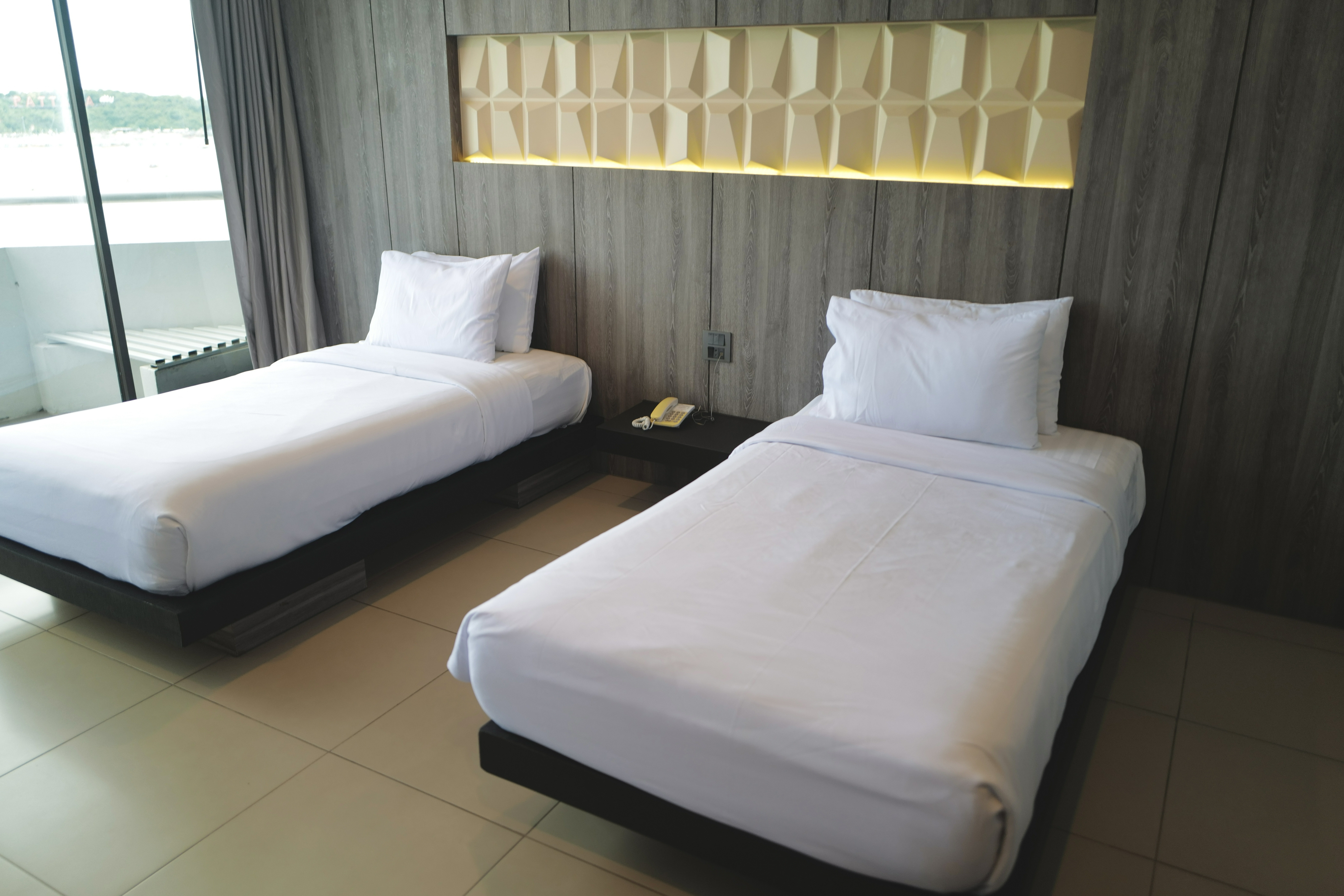 Urban, Deluxe, Twin Beds