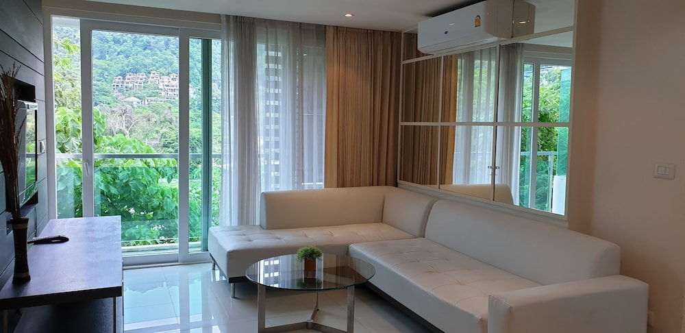 THE BAYCLIFF RESIDENCES 28/50