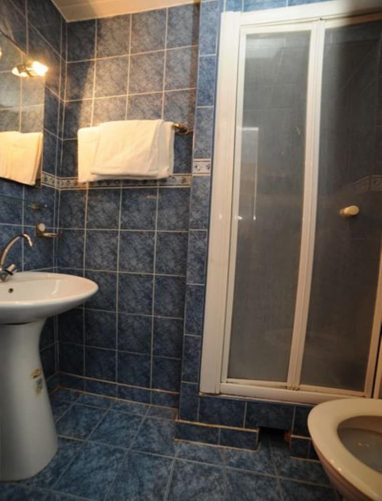 Sully Hotel 39/40