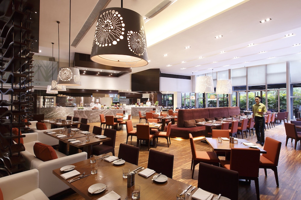 HYATT REGENCY HONG KONG SHA TIN 56/69