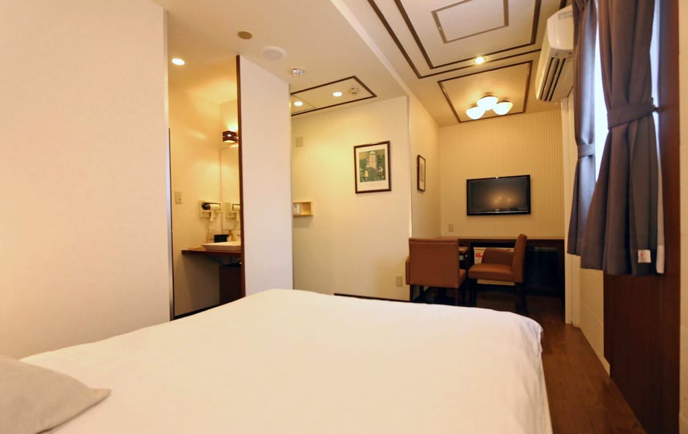 ROOM, DOUBLE BED