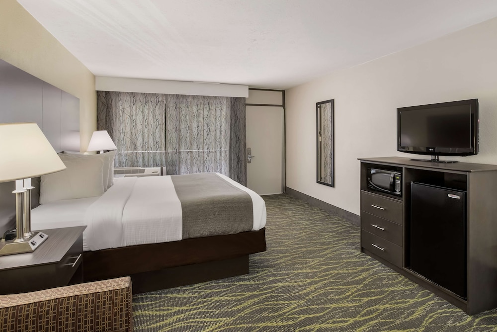 Best Western Asheville -Blue Ridge Parkway 15/40