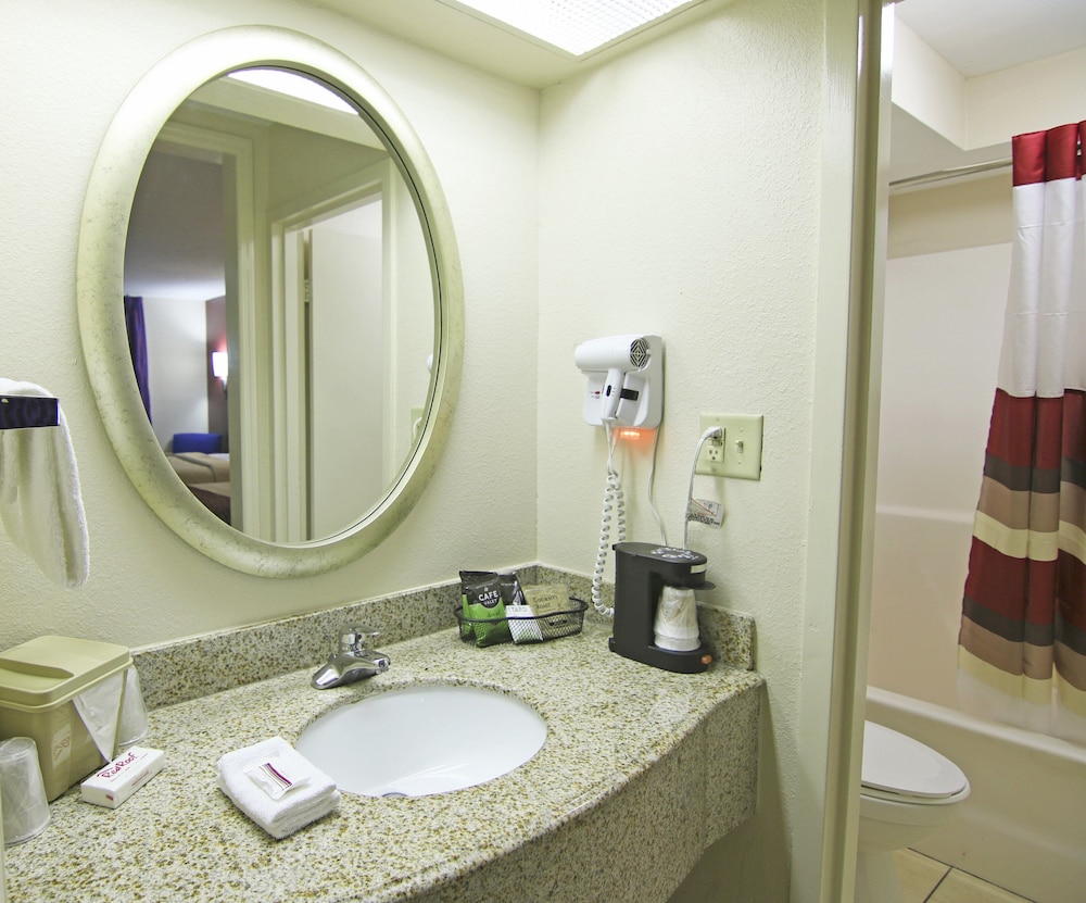 Red Roof Inn Somerset 22/37