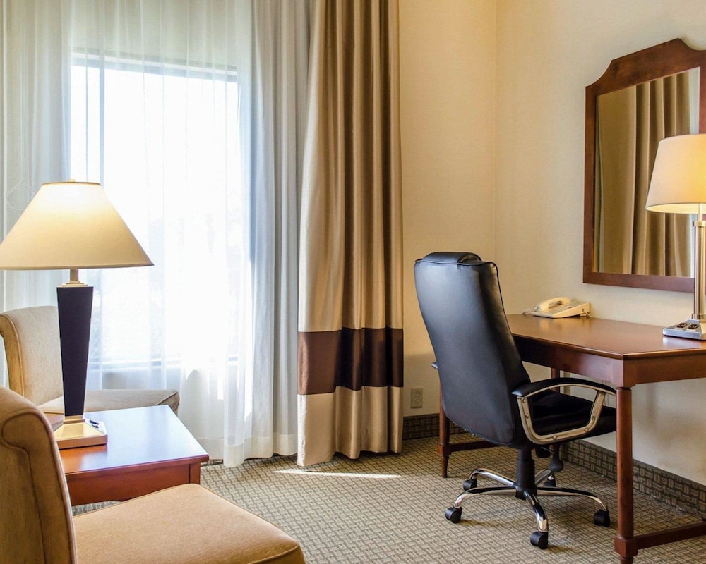 Comfort Inn and Suites York, PA 34/44