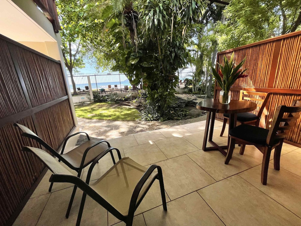 The Coast Beachfront Hotel 23/50