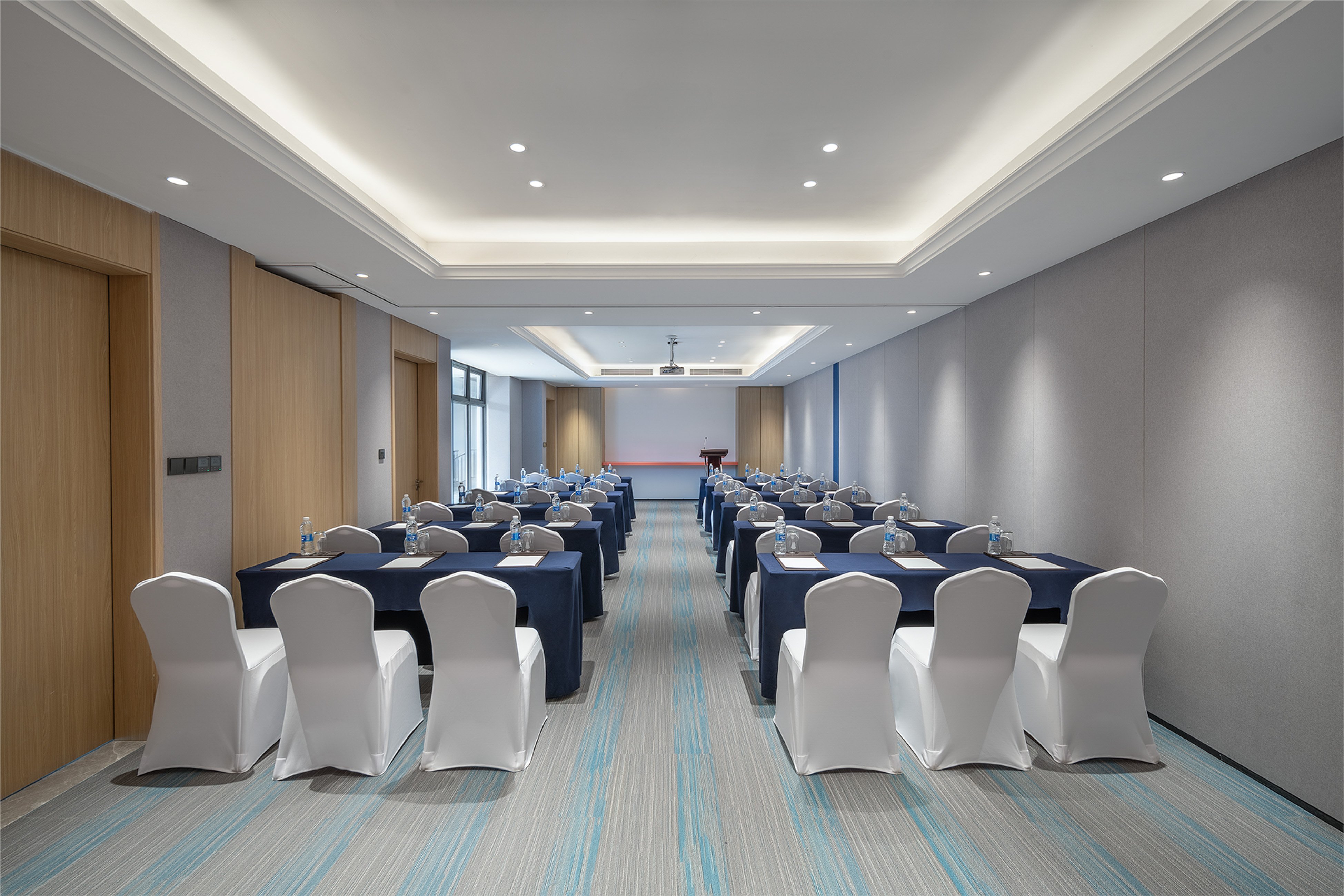 Holiday Inn Express Wenchang 50/52