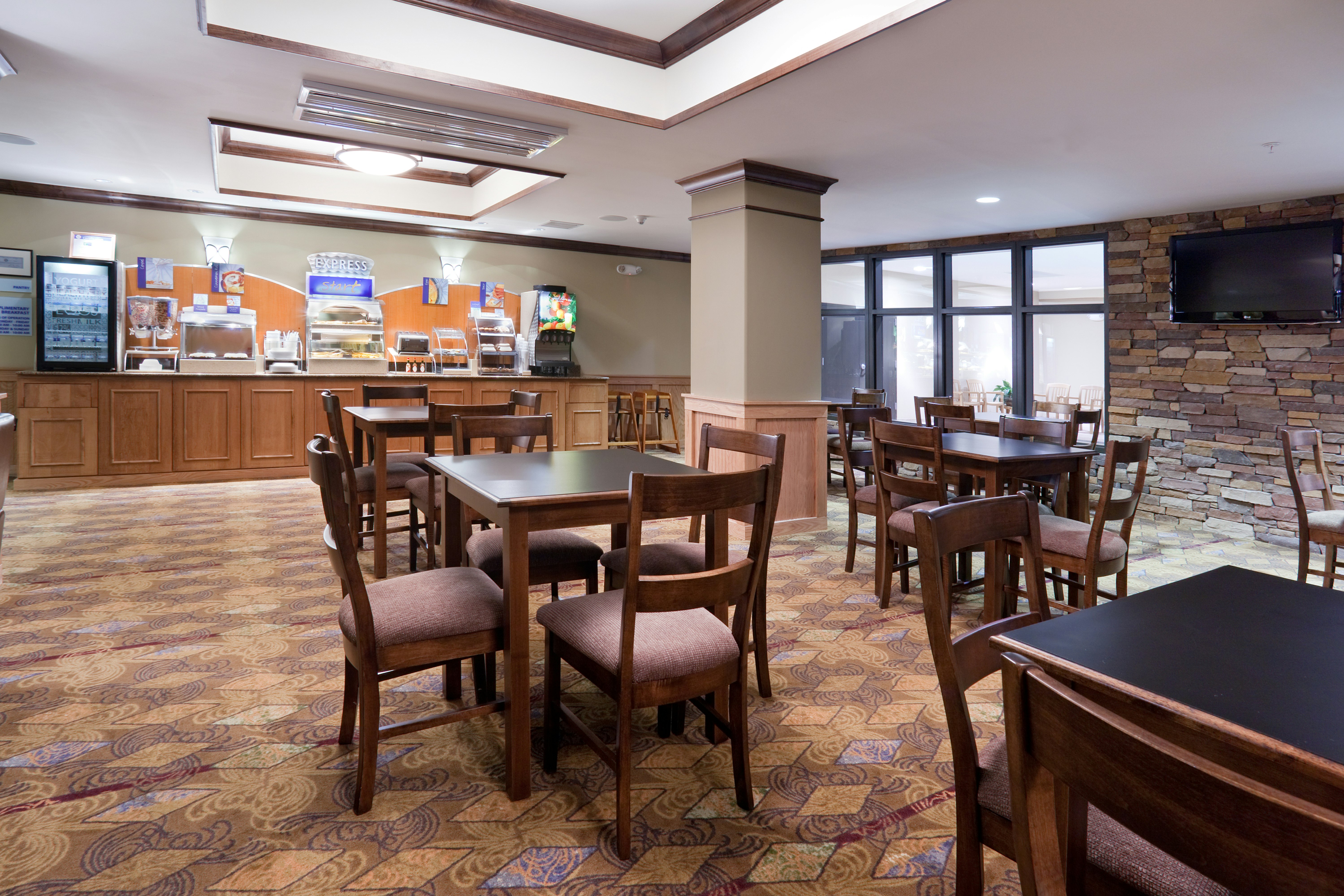 Holiday Inn Express Hotel And Suites Lander 35/50