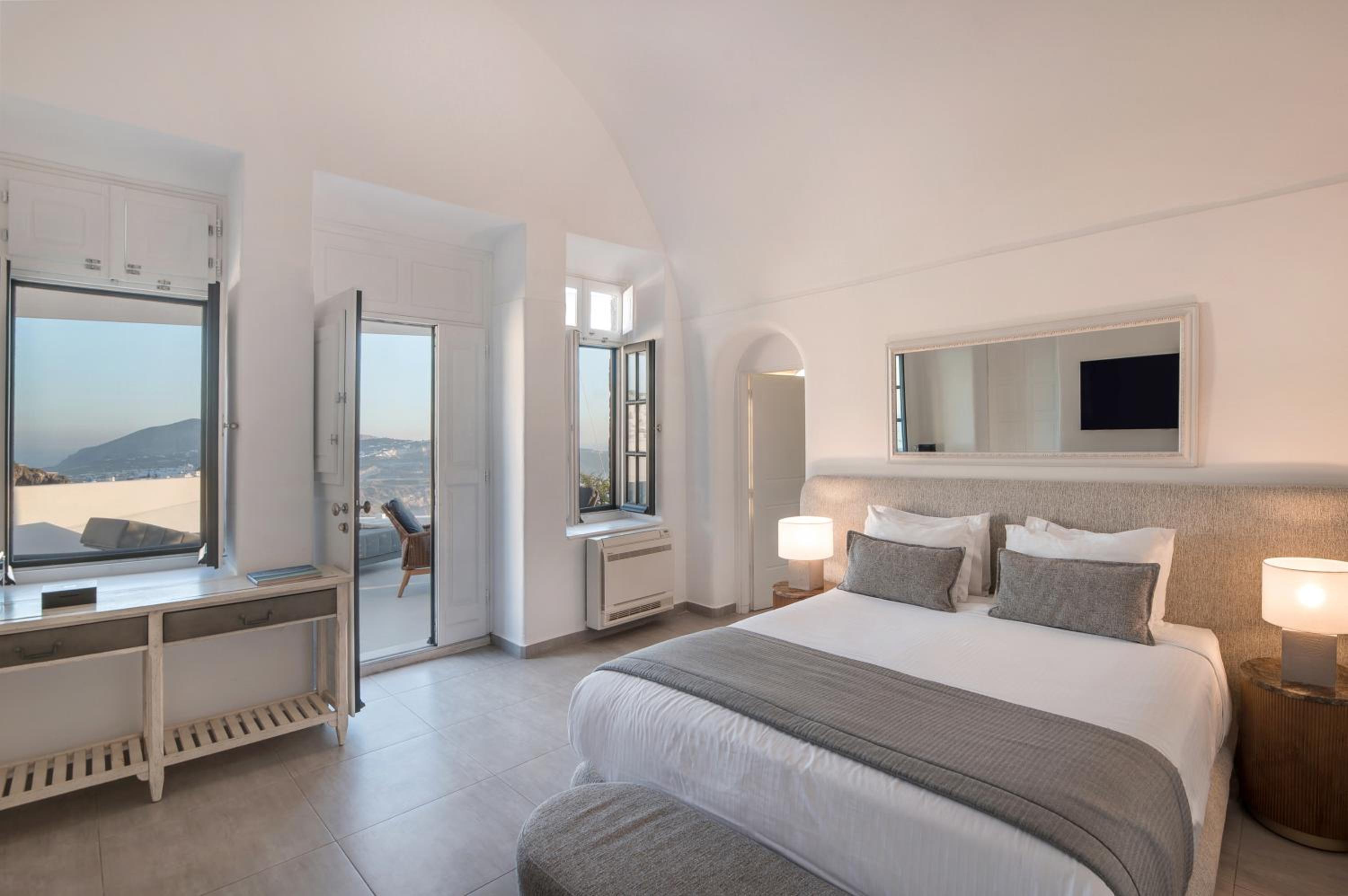 Grand, Aqua, Suite, Panoramic Caldera View, Plunge Pool