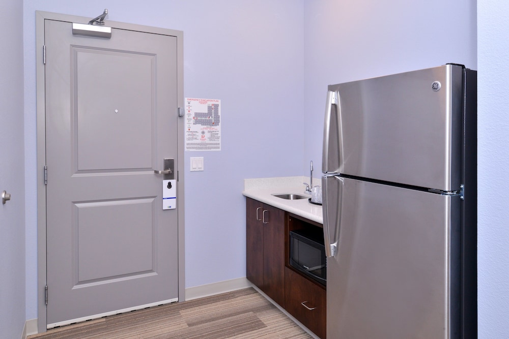 Holiday Inn Express Amp Suitesloma Linda San Bernardino S 15/63