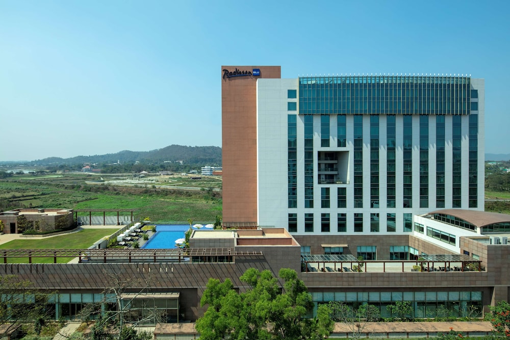 RADISSON BLU HOTEL GUWAHATI 1/48