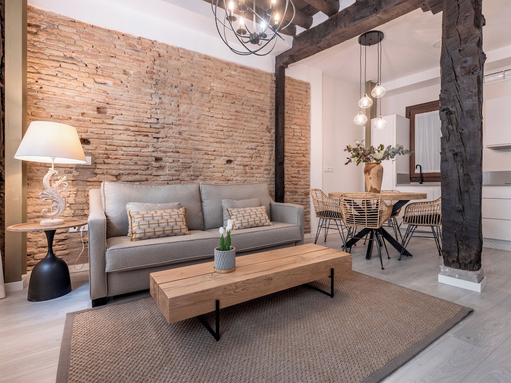APARTAMENTOS PUERTA ELVIRA SUITES 3000 24/46