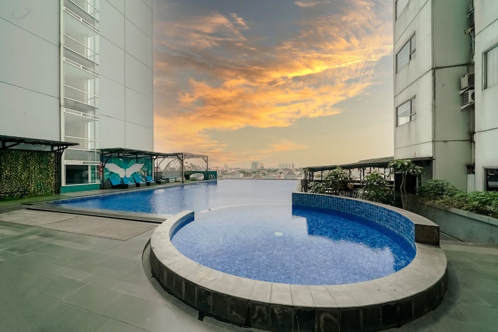 Aston Pluit Hotel and Residence 64/66
