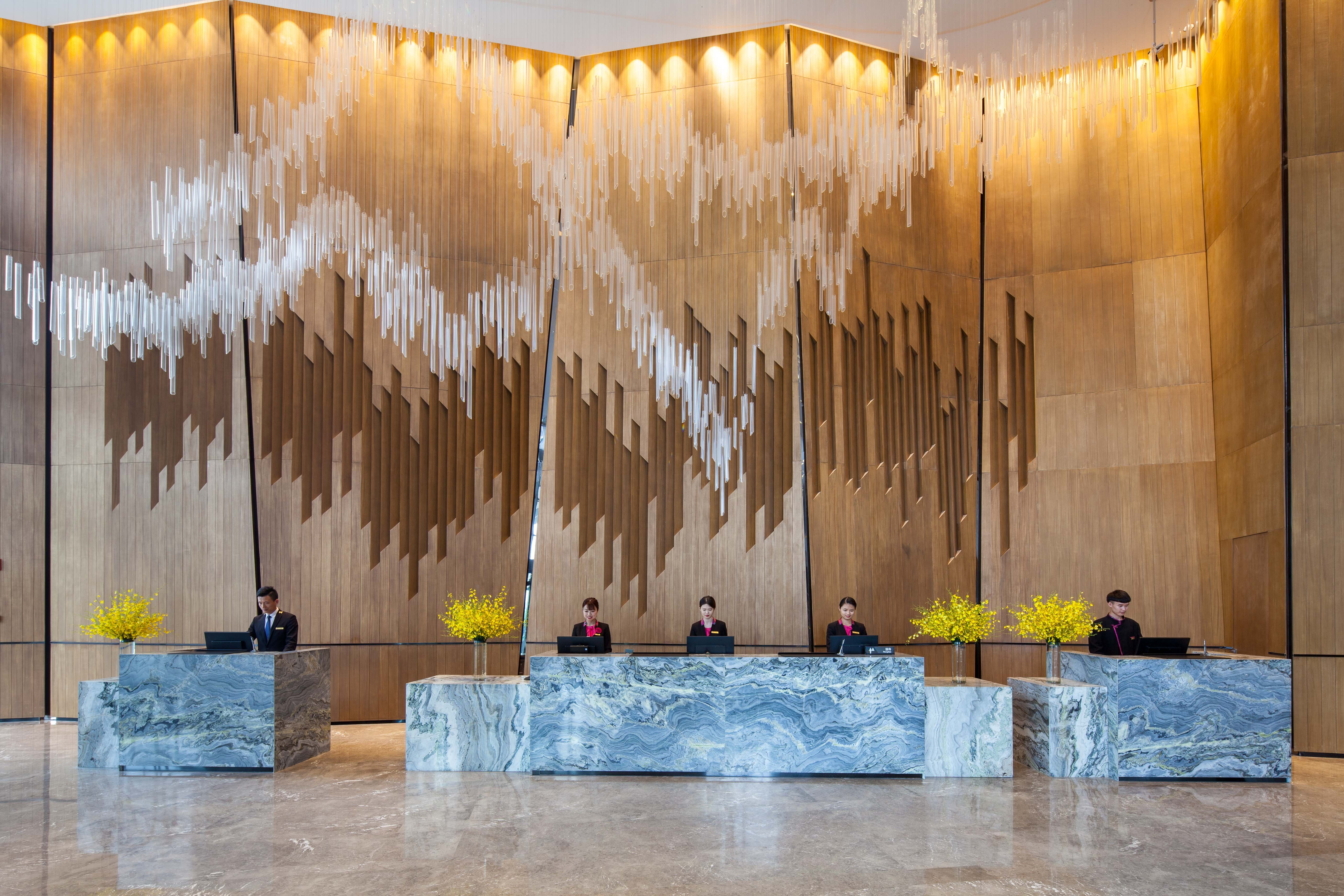 CROWNE PLAZA KUNSHAN 10/79