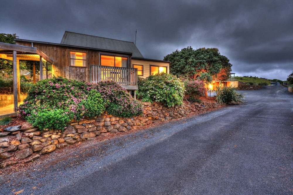 Stanley Seaview Inn 4/33