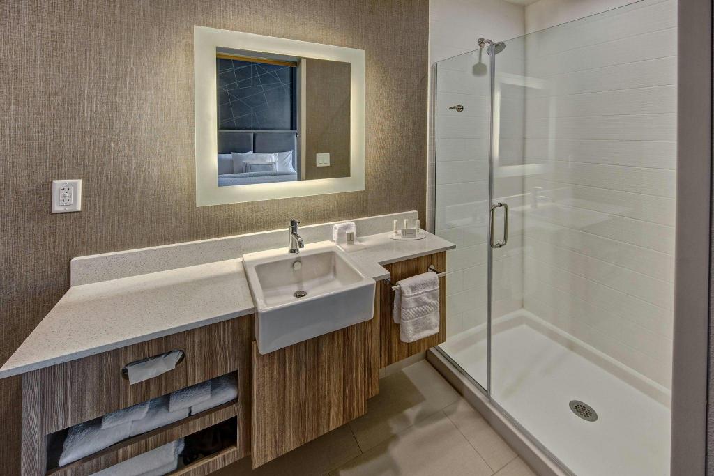 Suite, 2 Queen Beds, Trundle Bed, Sofa, Accessible