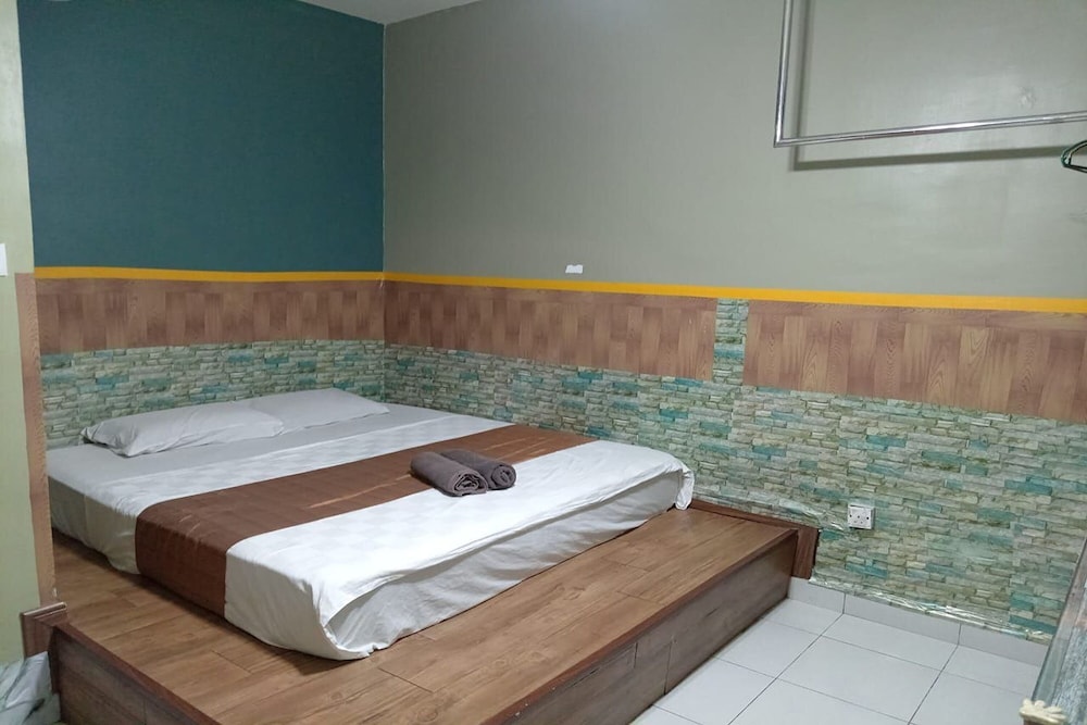 Aeon Tebrau Homestay & Hotel 28/62