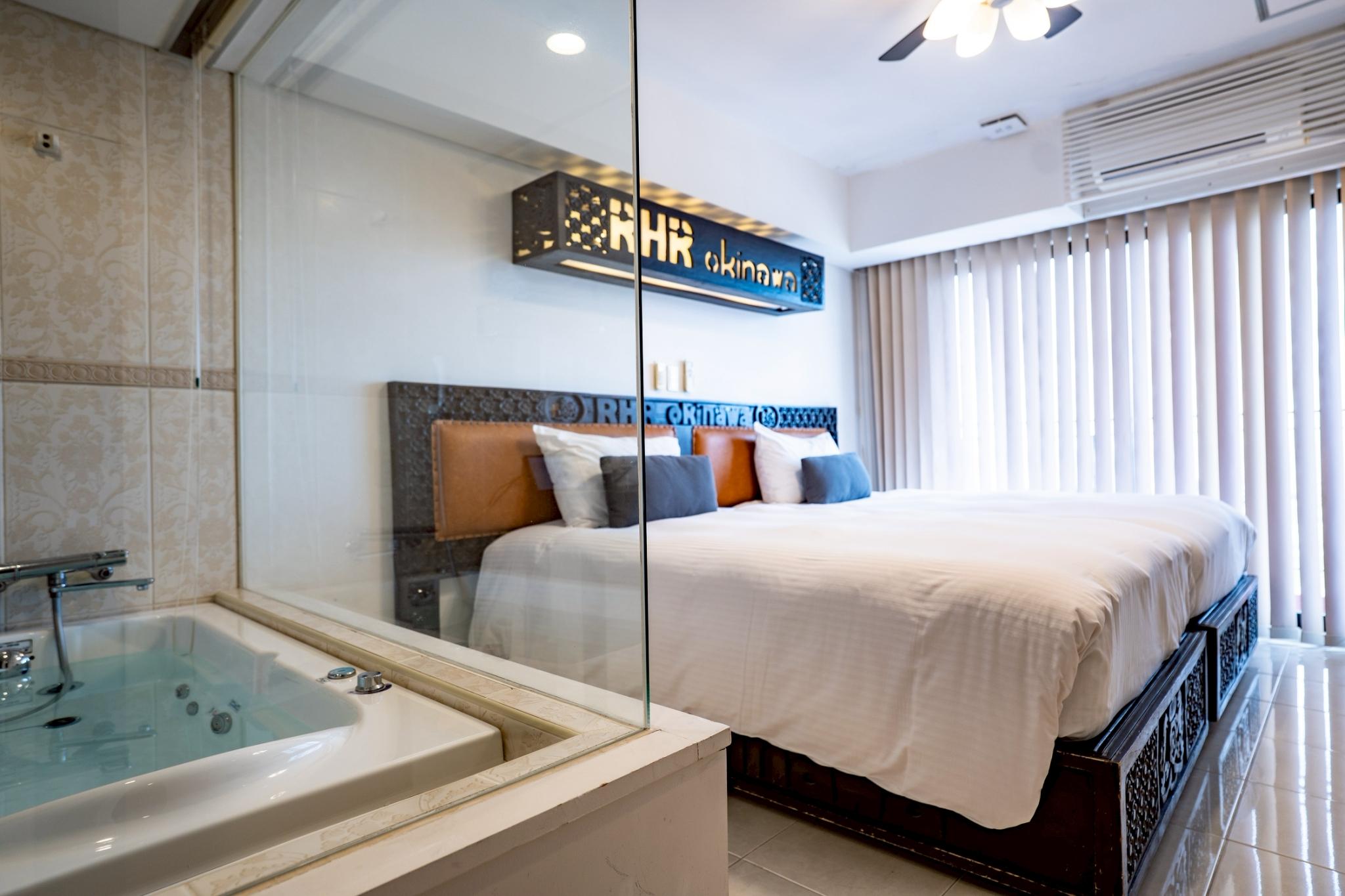 Royal, Ocean, Twin Beds, Hotel Building
