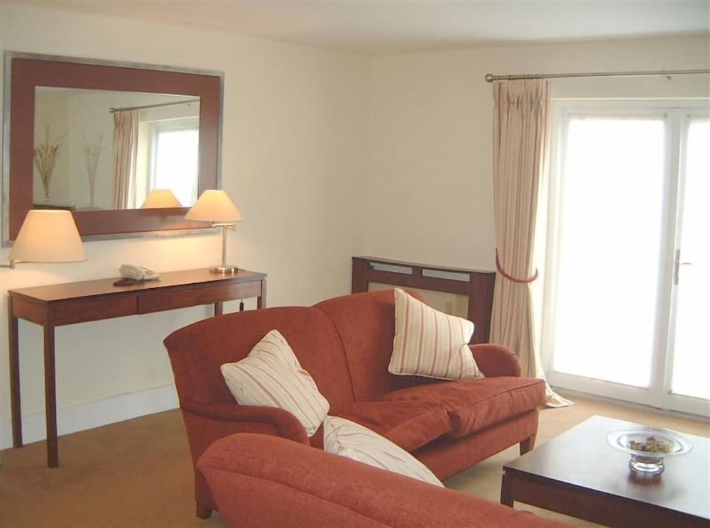 Castle Oaks House Hotel 42/58