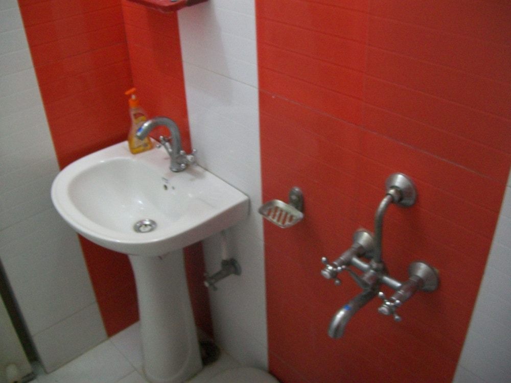 Hotel Viraat Inn 48/50