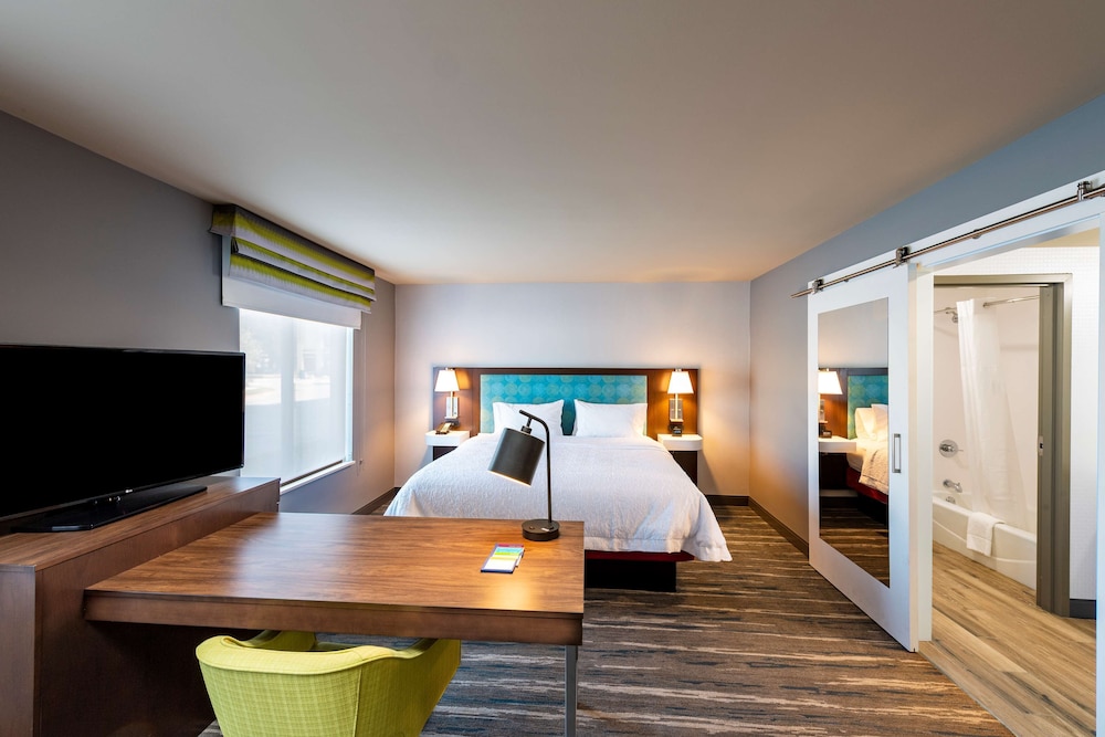 Hampton Inn Suites Keller Tx 28/47