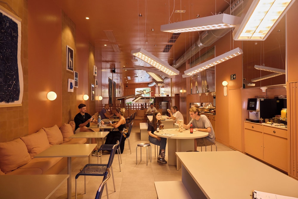 Latroupe Poblenou Beach 37/49