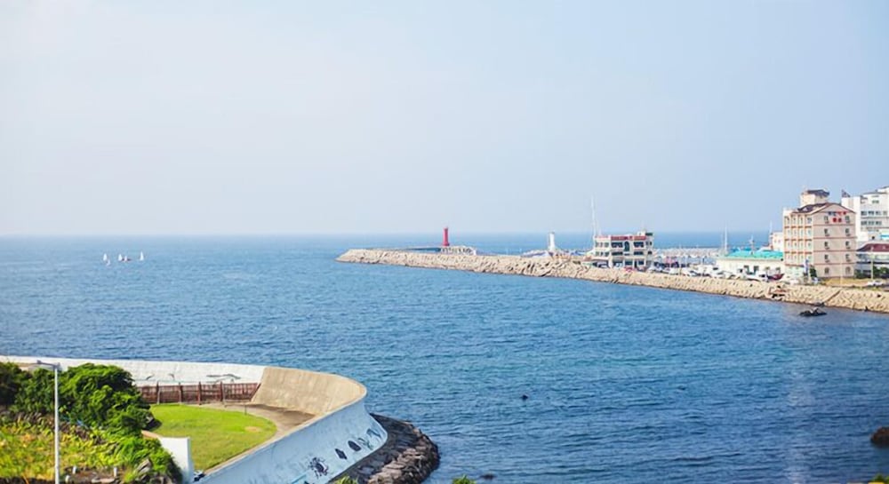 Sunbeach Resort 35/40
