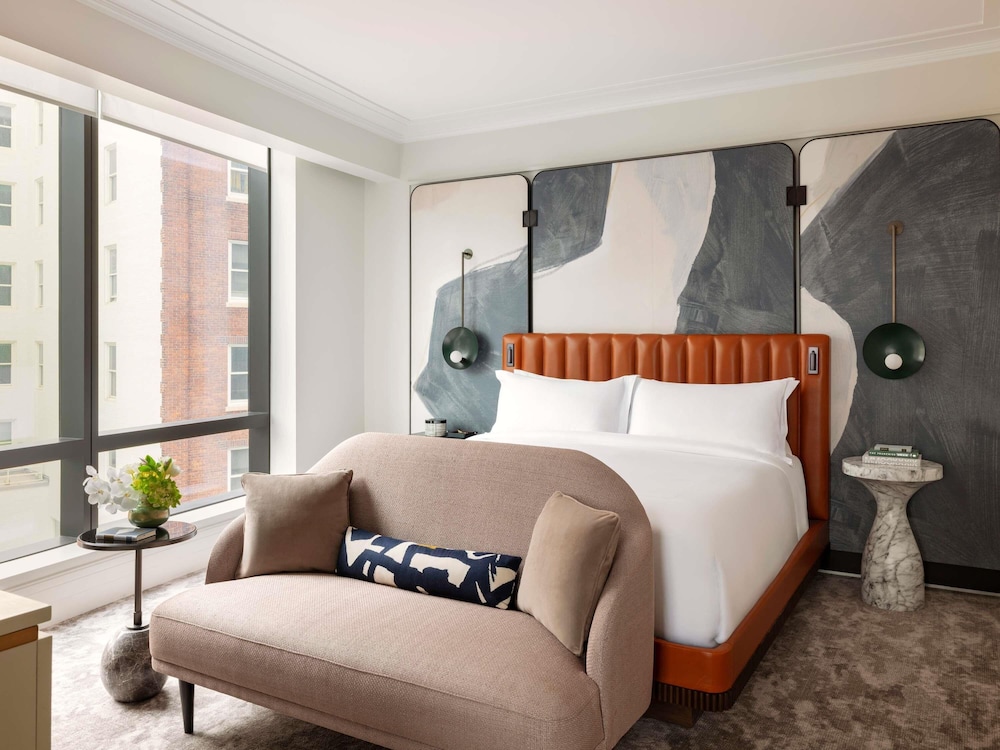 Raffles Boston 29/67