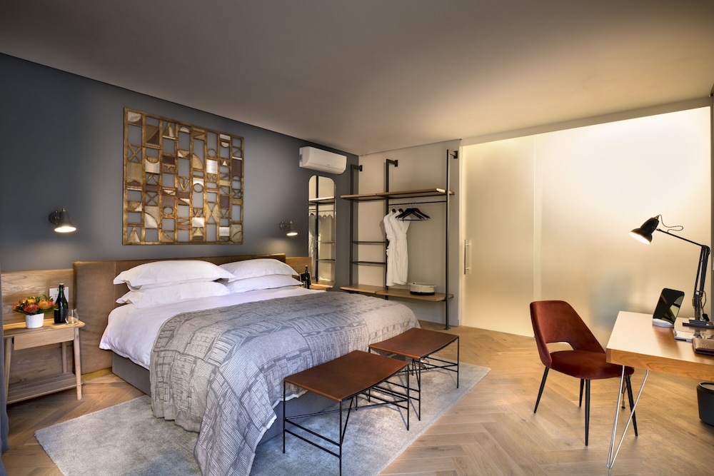 2 BEDROOMS, SIGNATURE, VILLA